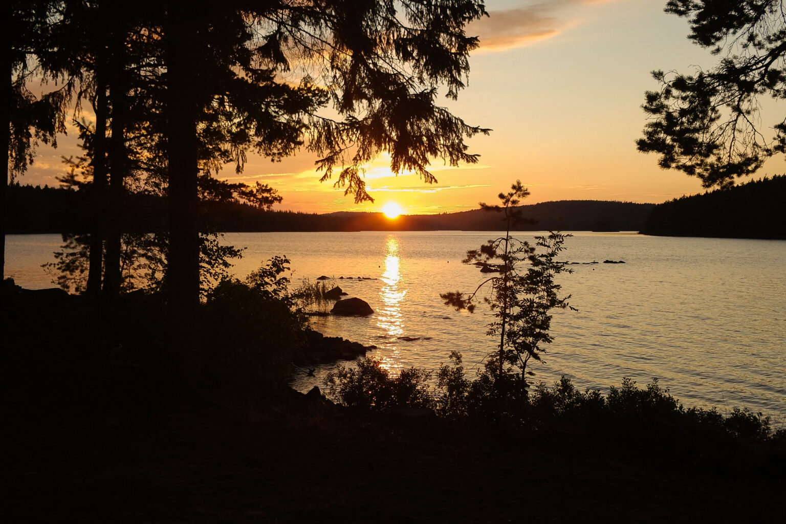 Solnedgång vid sjön